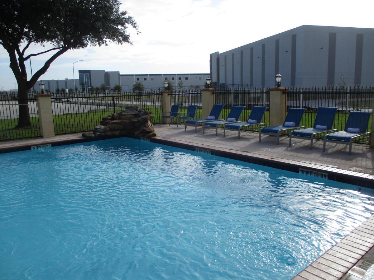 Best Western Plus Sam Houston Inn&Suites Exterior foto
