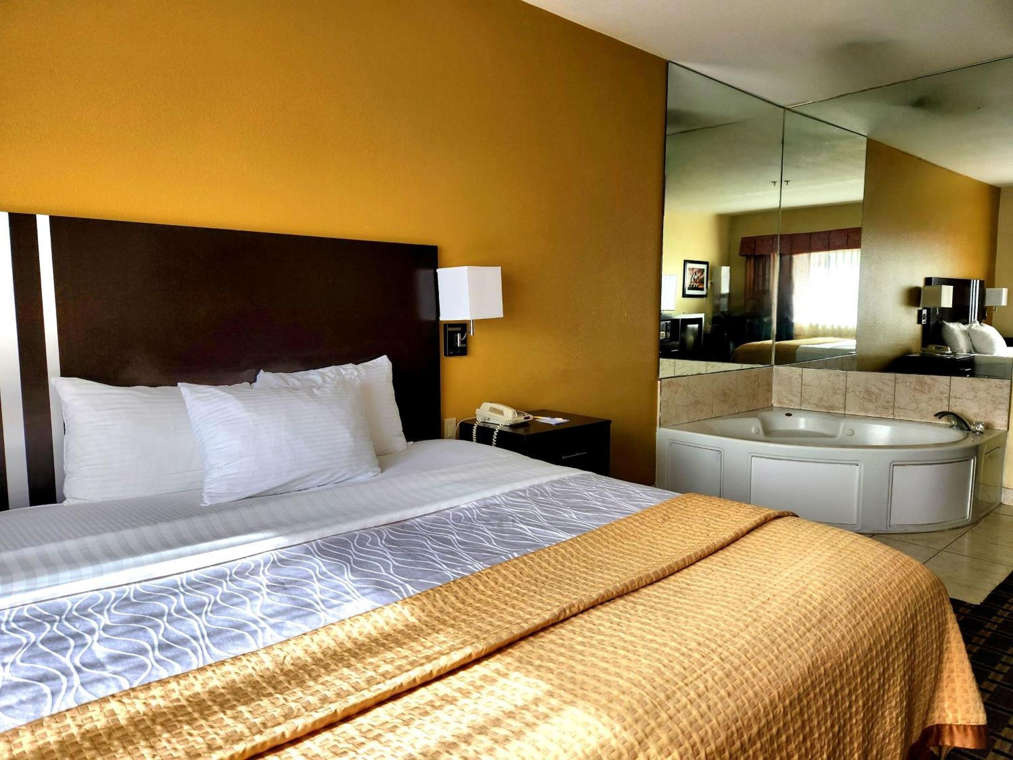 Best Western Plus Sam Houston Inn&Suites Exterior foto