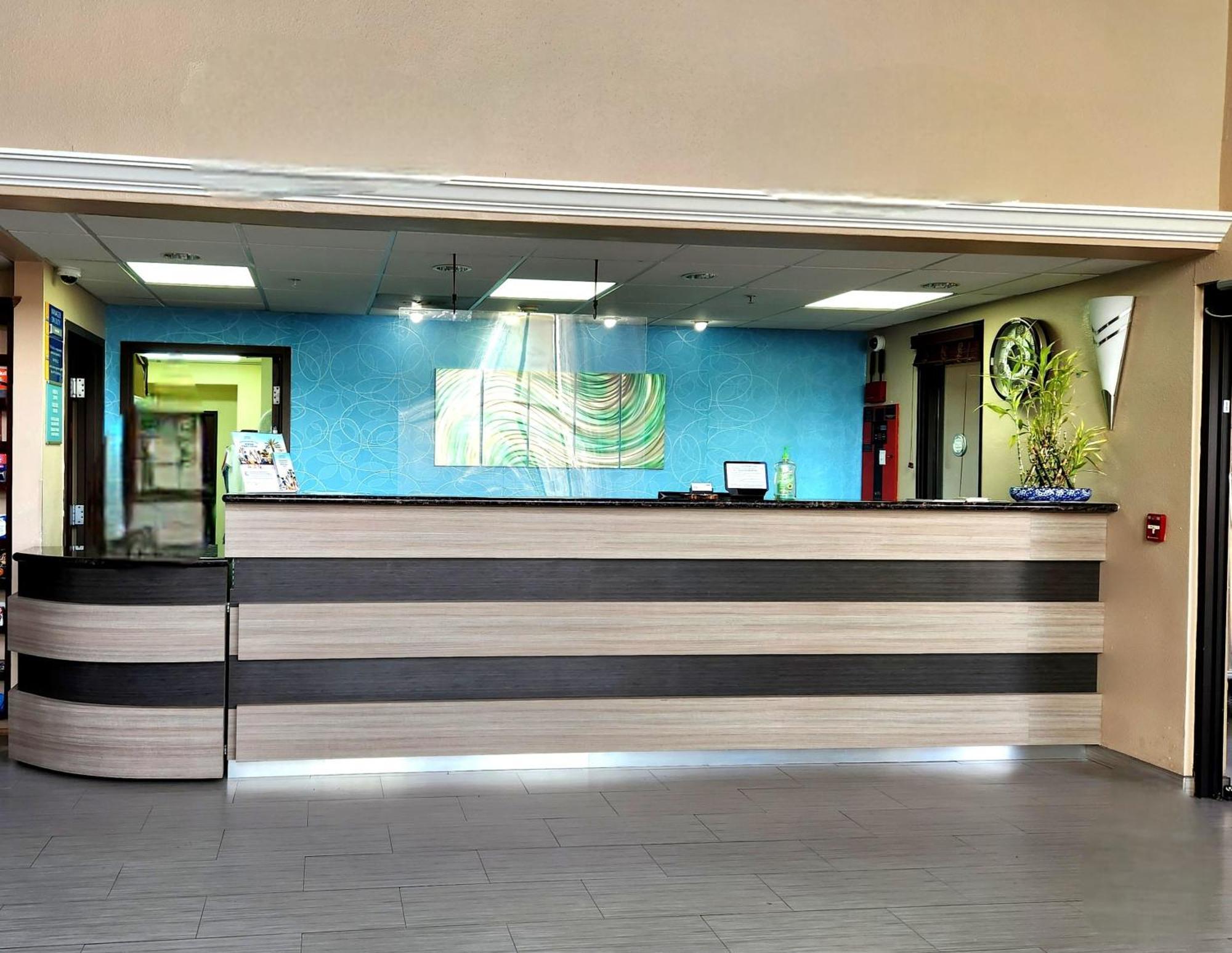 Best Western Plus Sam Houston Inn&Suites Exterior foto