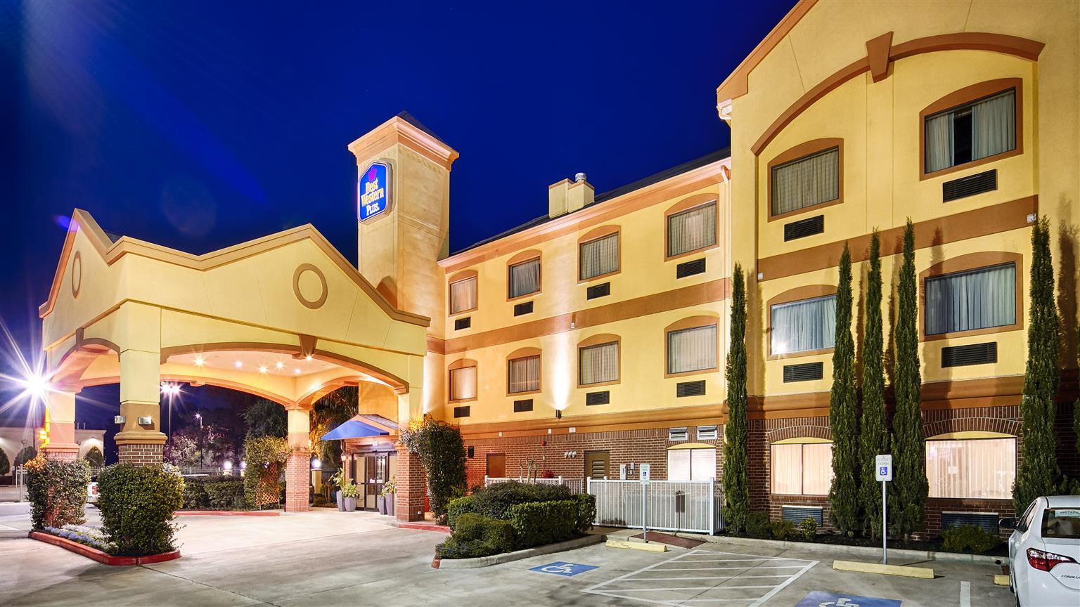 Best Western Plus Sam Houston Inn&Suites Exterior foto